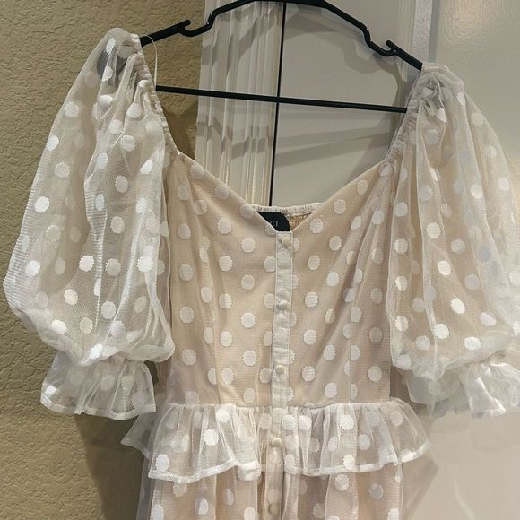 Vici women’s puff sleeve polka dot white & tan dress in medium - Picture 2 of 11